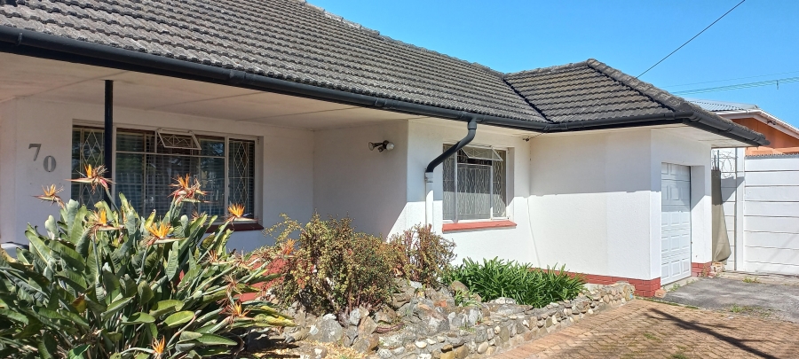 To Let 3 Bedroom Property for Rent in Lansdowne Western Cape